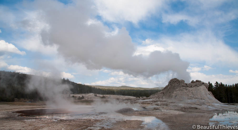 geysers yellowstone national park
